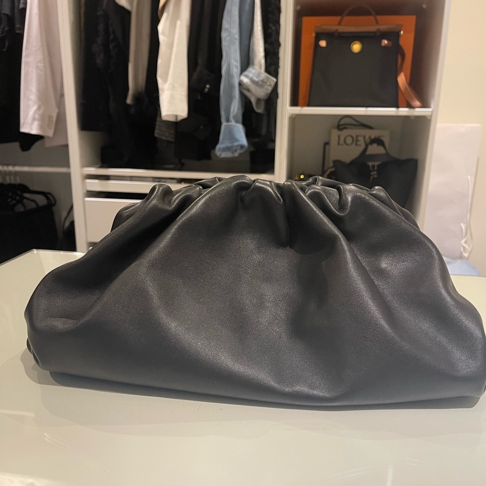 BOTTEGA VENETA The Pouch Large
